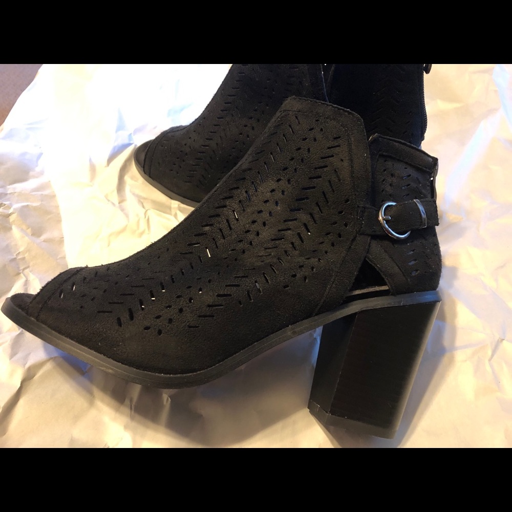 Ankle bootie